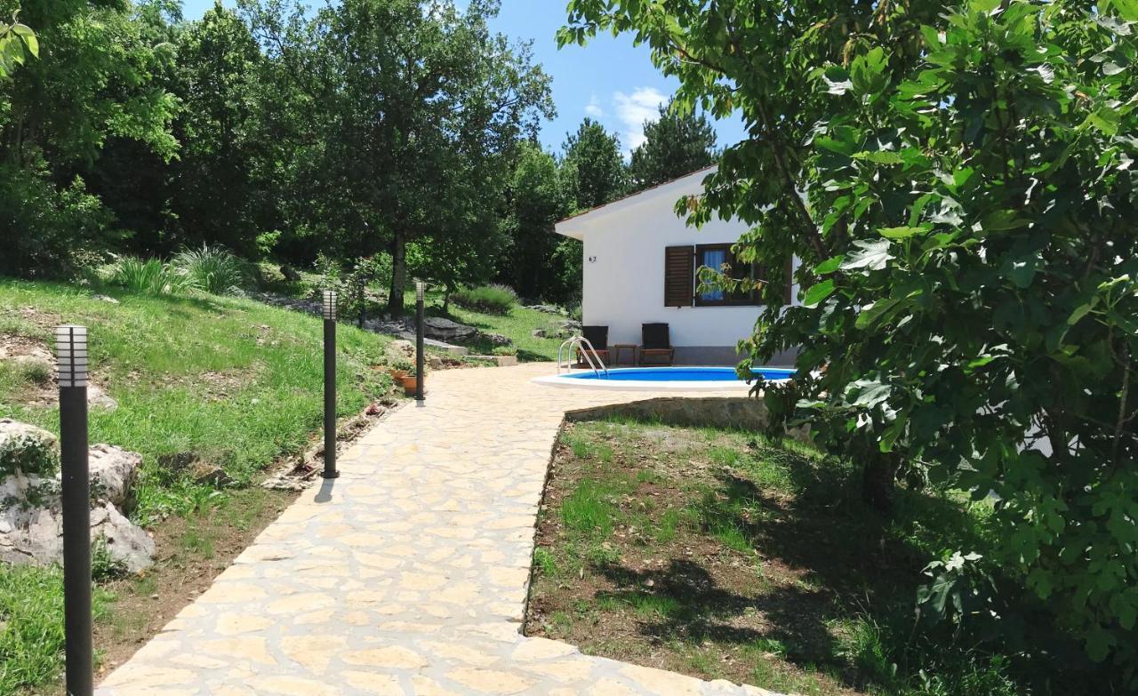 Holiday Home Deni Roč Eksteriør billede