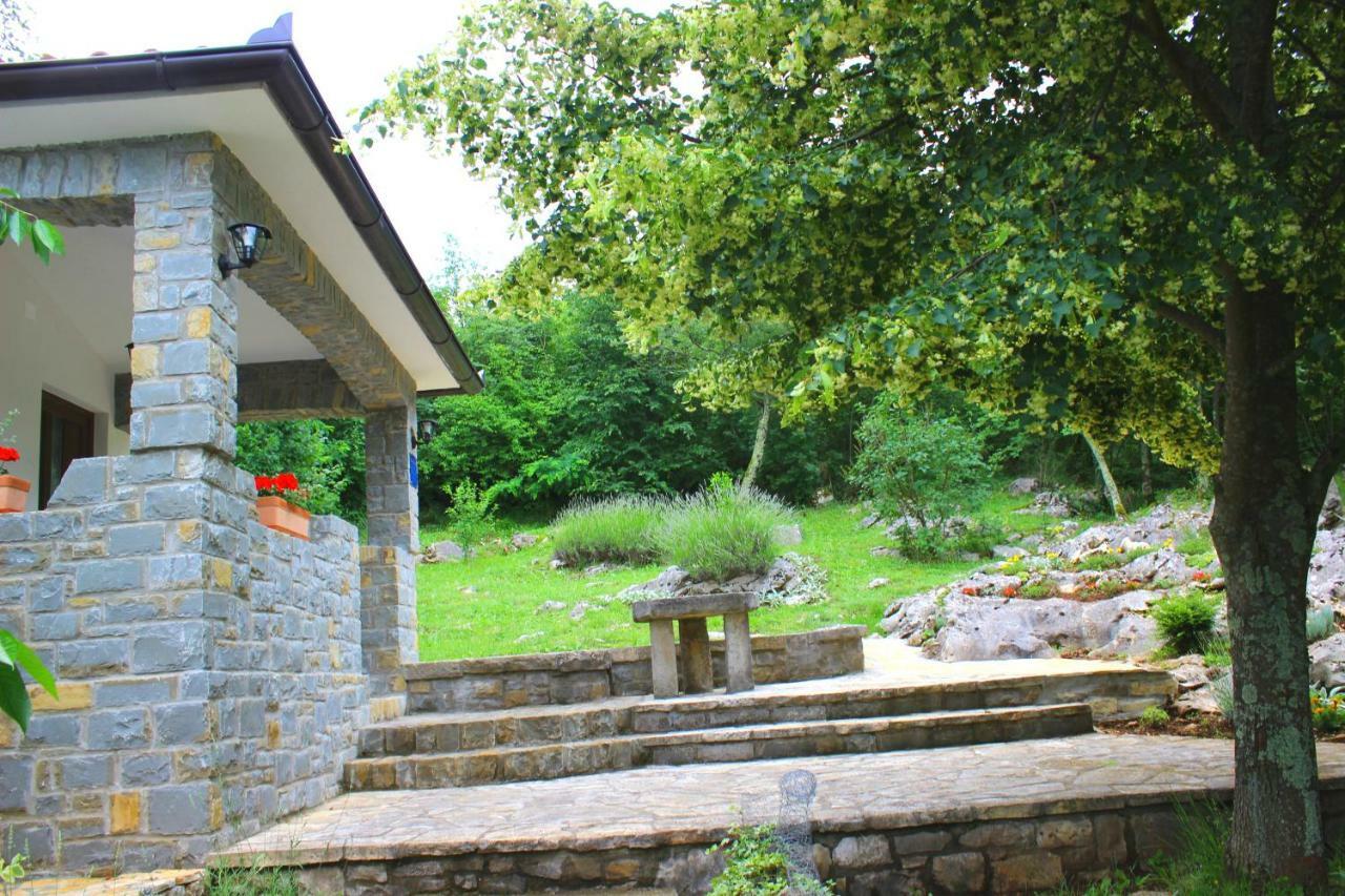 Holiday Home Deni Roč Eksteriør billede