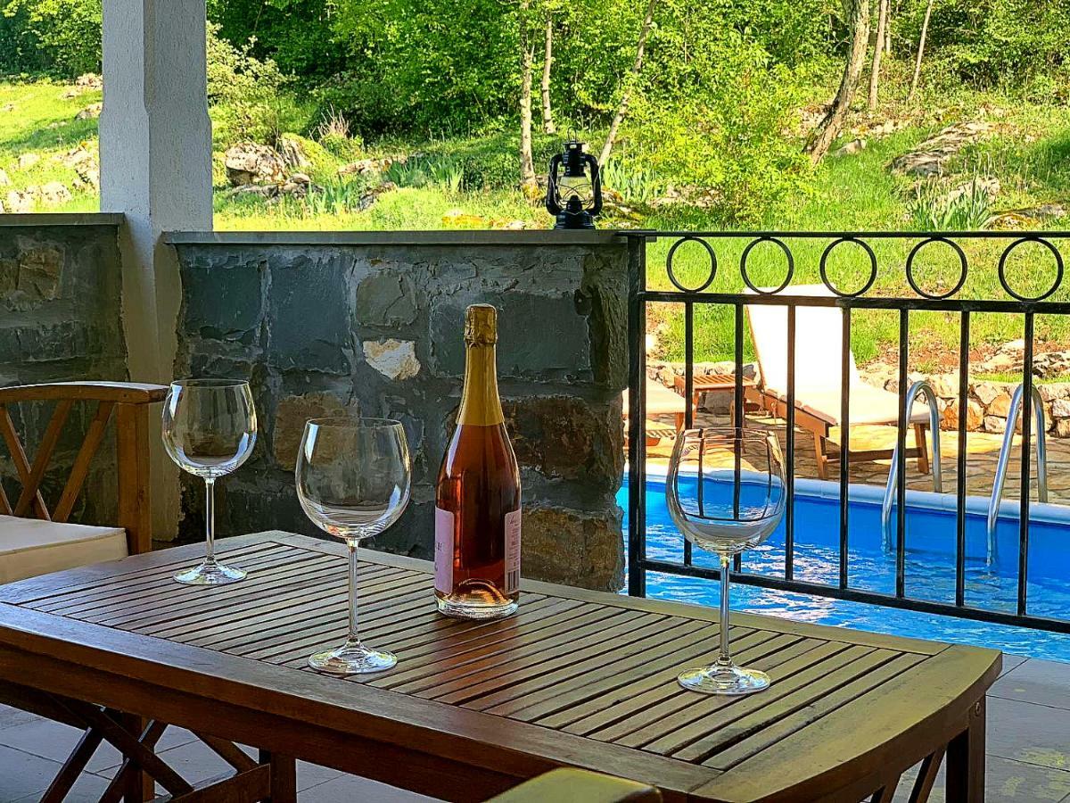 Holiday Home Deni Roč Eksteriør billede